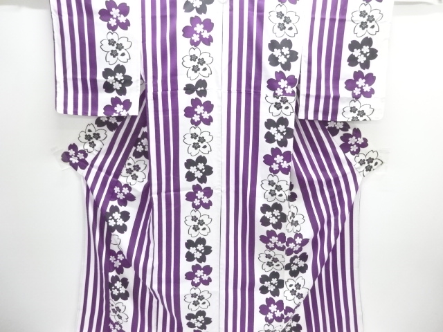 未使用品　縞に桜模様単衣小紋着物